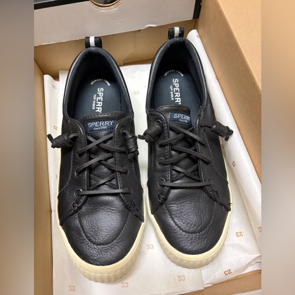 Sperry Crest Vibe Sneakers Womens 8
Black Leather Casual Boat Preppy
SlipOn Shoe